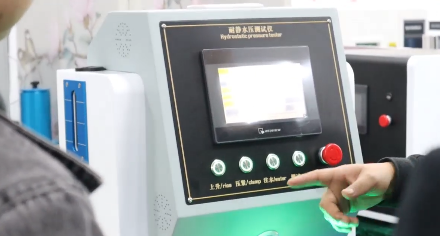 耐靜水壓測(cè)試儀：浙江xx公司到上海誠(chéng)衛(wèi)參觀考察設(shè)備